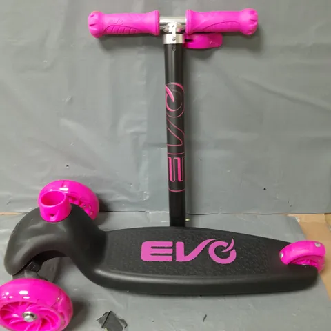EVO 3 WHEEL SCOOTER - PINK/BLACK