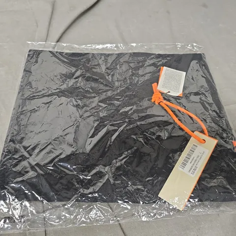 HERON PRESTON BLACK LOGO TEE SIZE L