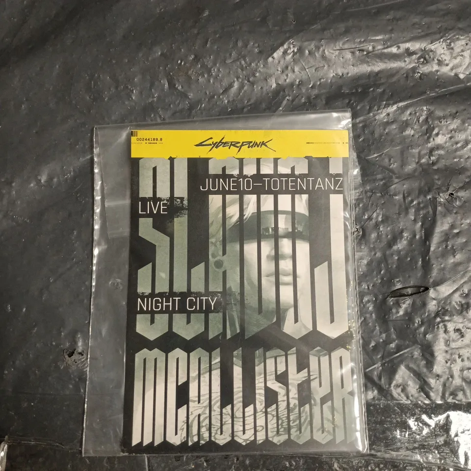 BOX OF APPROXIMATELY 30 ASSORTED ITEMS TO INCLUDE: CYBERPUNK POSTCARD, HARRY POTTER FACE COVERING AND PORTUGAL SCARF