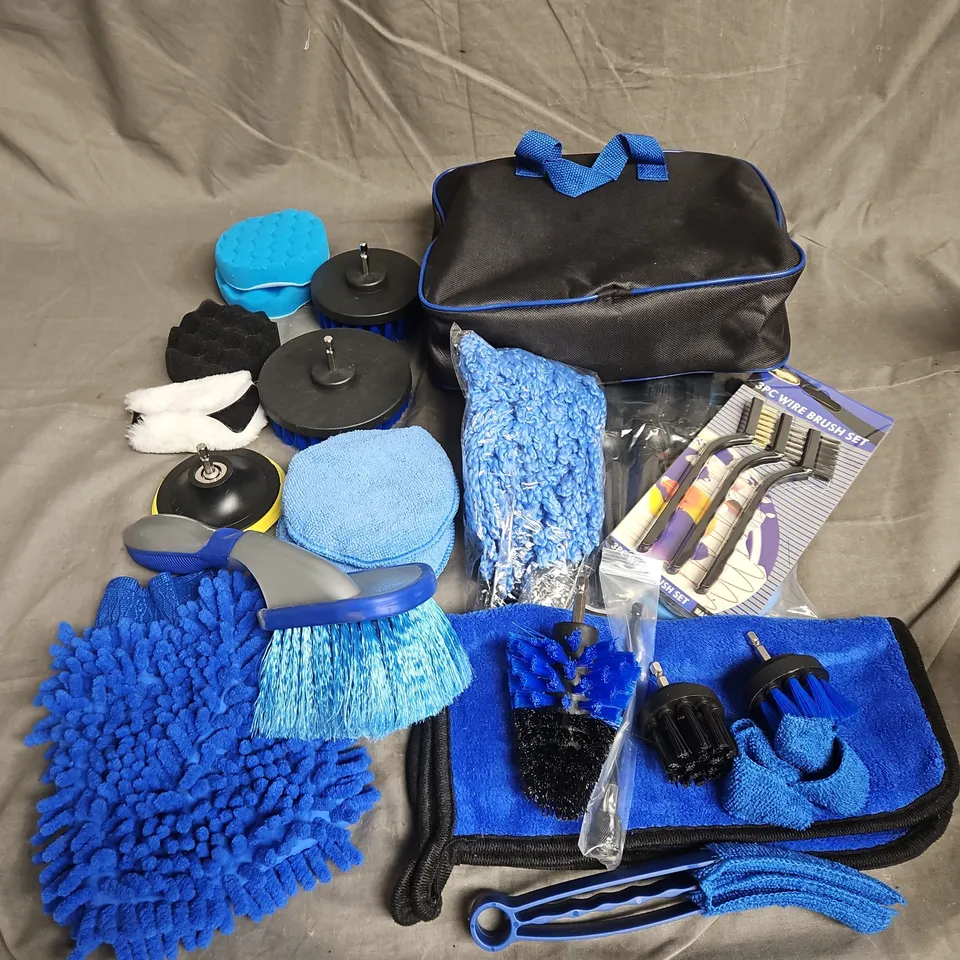 APPROIMATELY 15 ASSORTED VEHICLE CLEANING ACCESSORIES