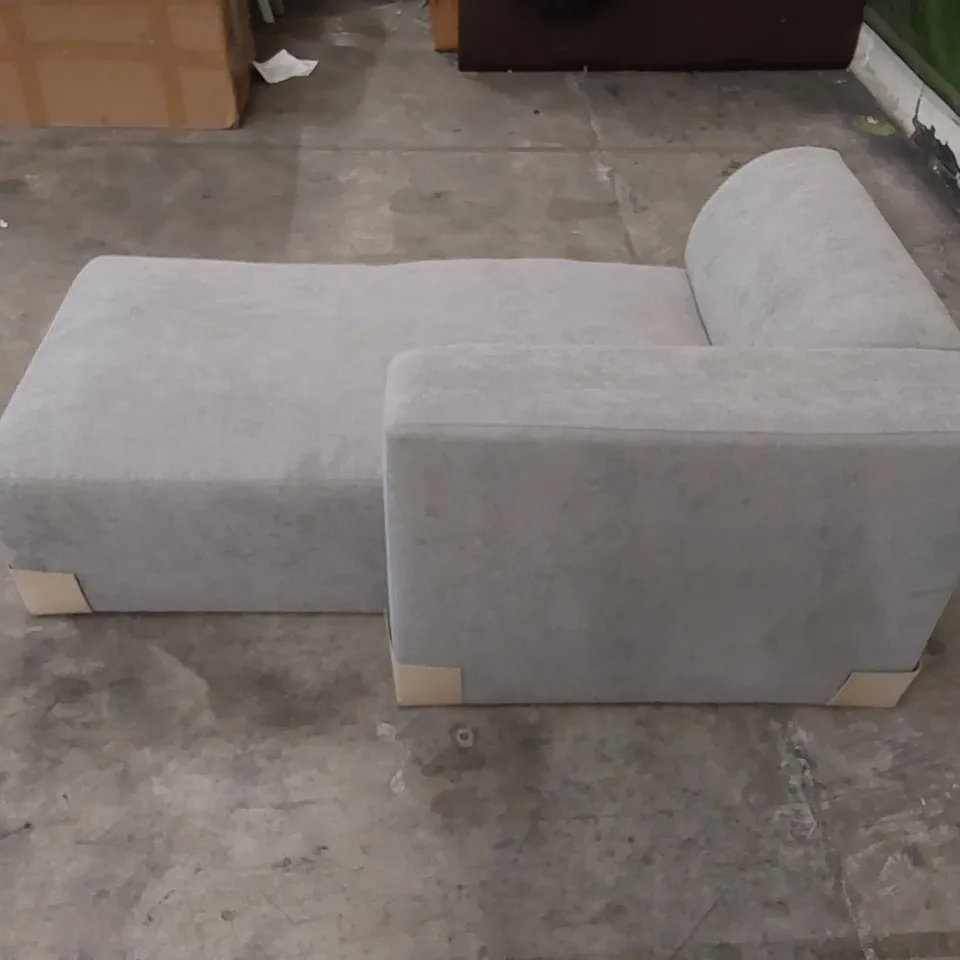 DESIGNER FABRIC UPHOLSTERED CHAISE SOFA PIECE 