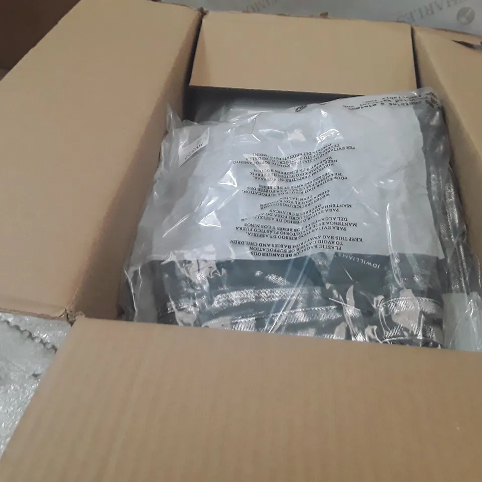 BOXED BRAND NEW JDWILLIAMS METALIC JEANS SIZE 16R SILVER COLOUR APPROXIMATELY 15 PIECES