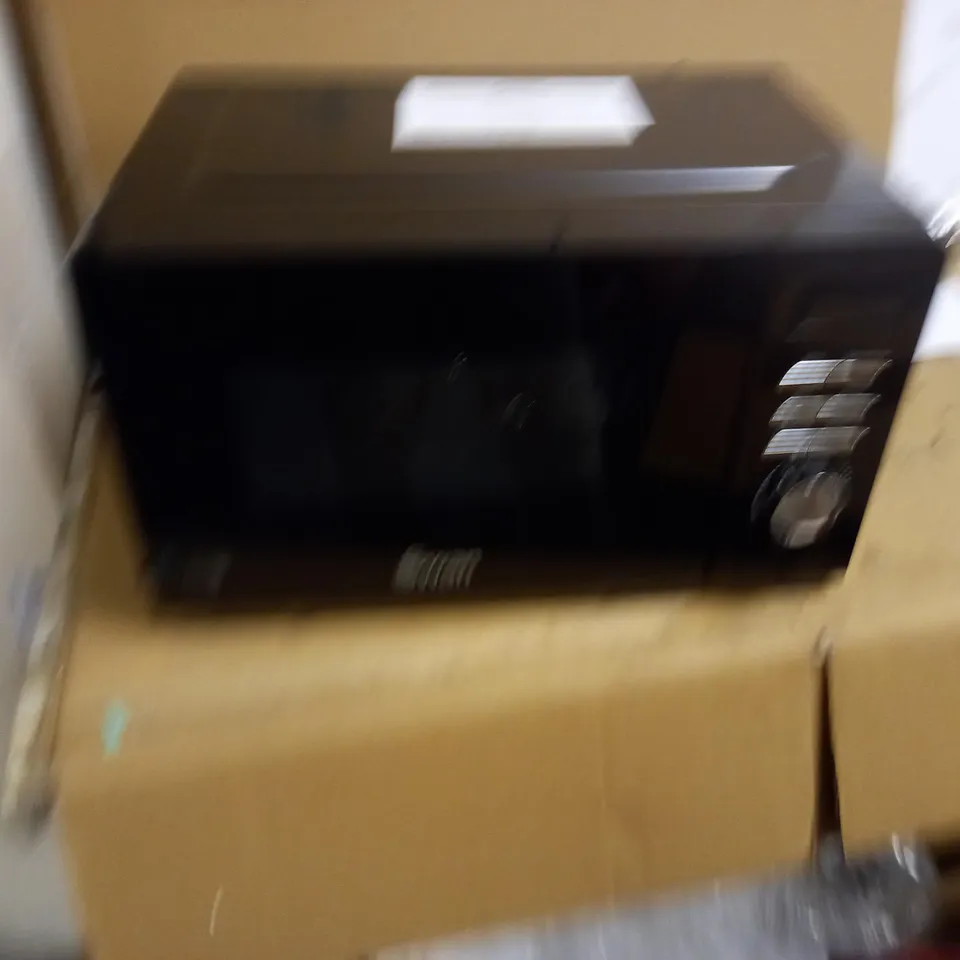 SWAN 700W MANUAL MICROWAVE - BLACK RRP £64