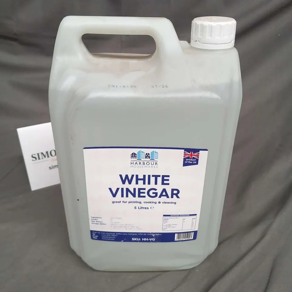 EIGHT BOTTLES OF HARBOUR HOUSEWARES WHITE VINEGAR 5 LITRES