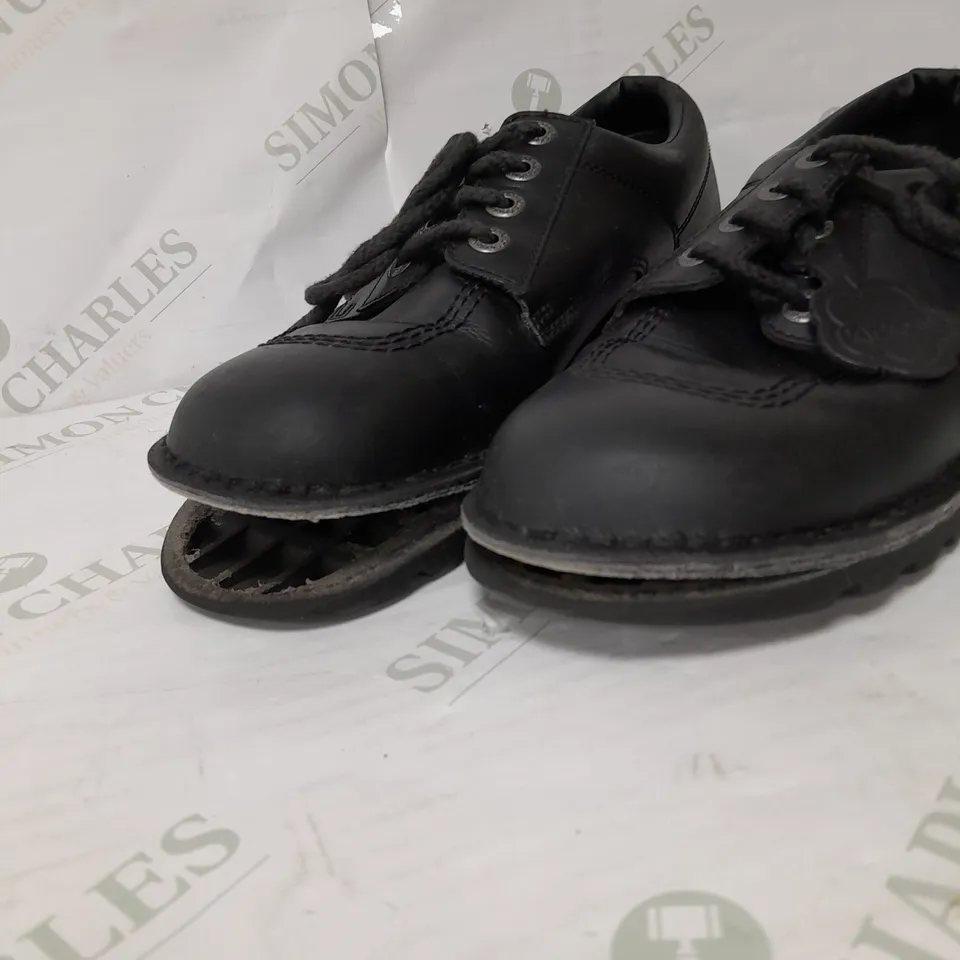 KICKERS SCHOOL SHOES IN BLACK SIZE 9