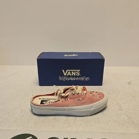 VANS PINK LACE-UP SNEAKERS β UK7 (WOMEN) β BOXED