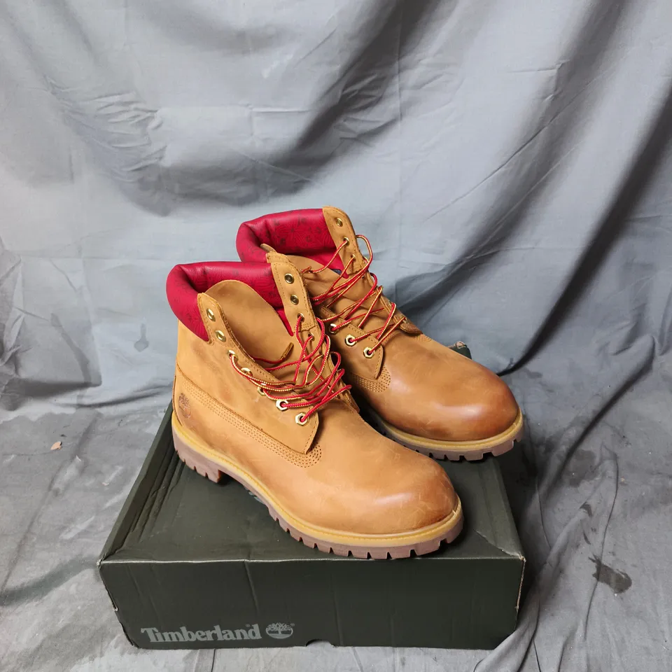 TIMBERLAND BOOTS – TAN LEATHER, RED LINING, RED LACES, LACE-UP WORK BOOTS. SIZE 10.5
