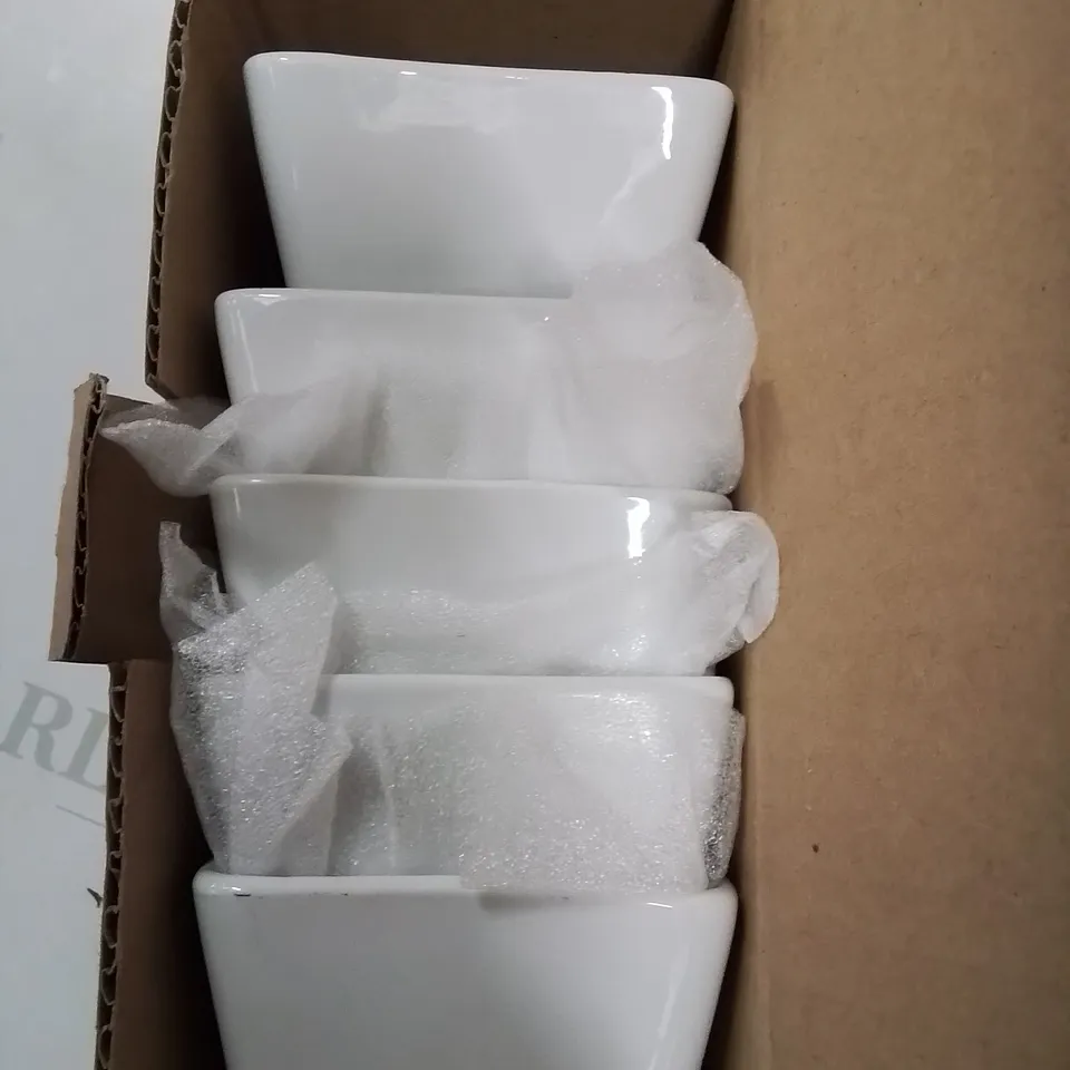 BOX CONTAINING 5 PORCELAIN SIDE BOWLS