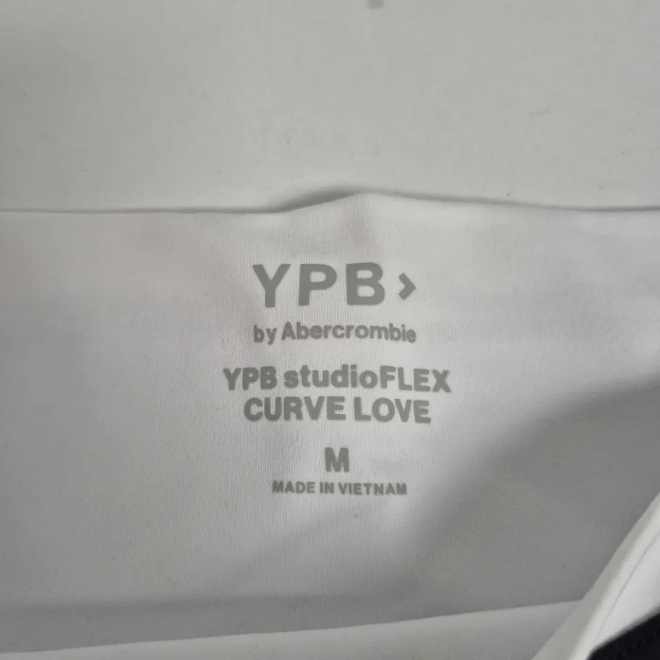 YPB BY ABERCROMBIE CURVE LOVE ULTRA HIGH RISE STUDIOFLEX LEGGINGS – BLACK (M)
