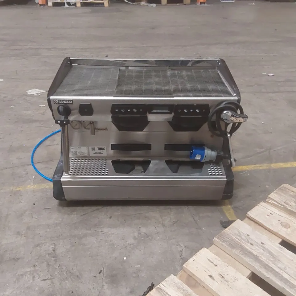 RANCILIO CLASSE 7 COMMERCIAL 2 GROUP COFFEE MACHINE