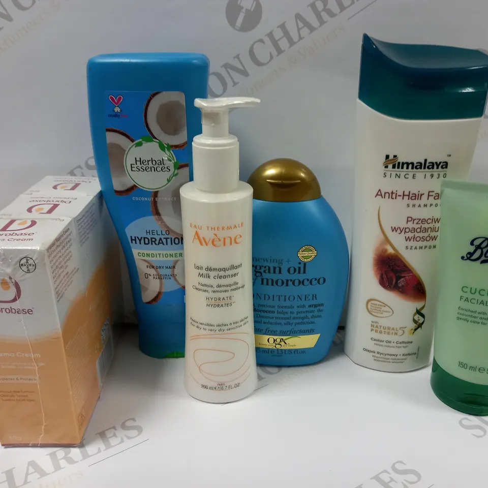 BOX OF APPROX 15 ITEMS TO INCLUDE HIMALAYA ANTI HAIR FALL SHAMPOO, HERBAL ESSENCE CONDITIONER AND ARGAN OIL CONDITIONER