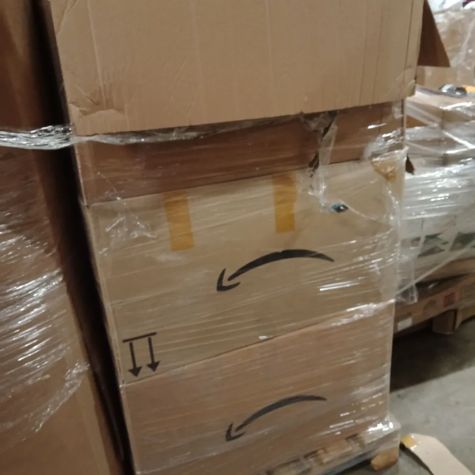 PALLET CONTAINING A LARGE QUANTITY OF PED FOOD