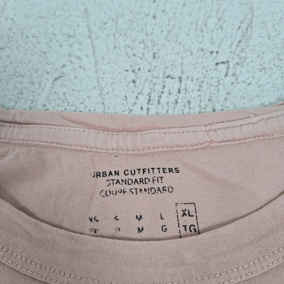 URBAN CUTFITTERS STANDARD FIT T-SHIRT – PINK, SIZE XL