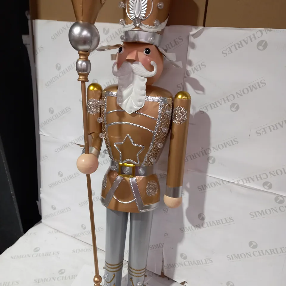 INLIT GIANT NUTCRACKER COLLETION ONLY 