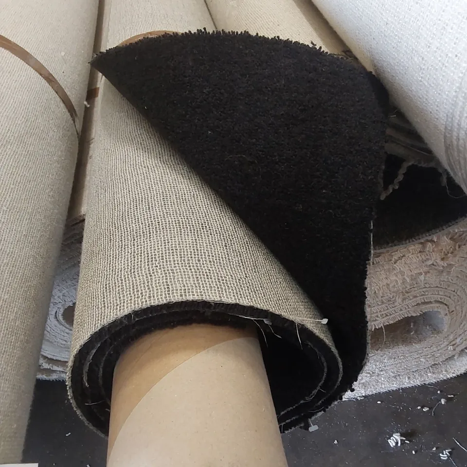ROLL OF QUALITY CRAFTSMAN EL SABLE CARPET // SIZE: APPROX 5 X 1.83m