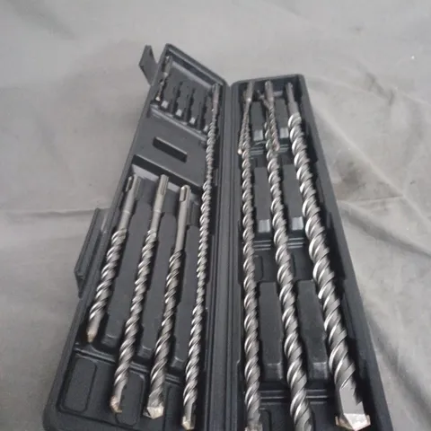 LONG TWIST DRILL BIT SET IN PLASTIC CASE