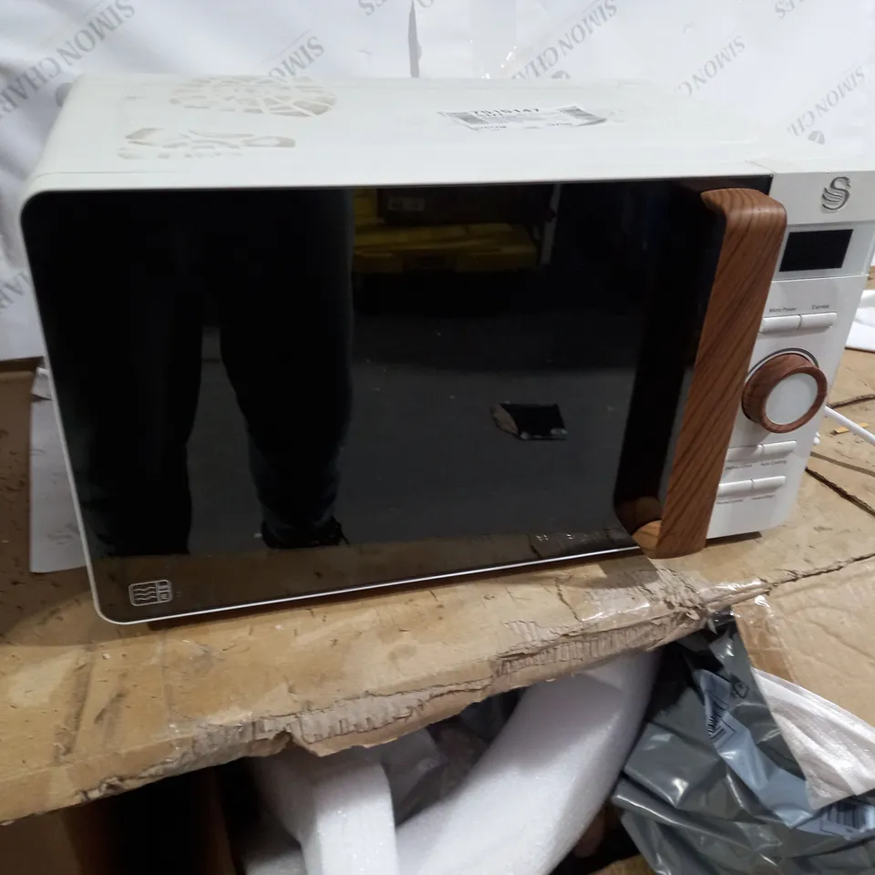 SWAN SM22036WHTN NORDIC DIGITAL MICROWAVE