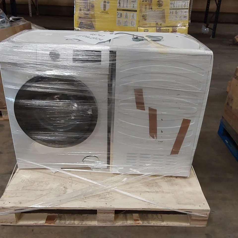 HOOVER HLEV8LG 8KG VENTED TUMBLE DRYER AND HISENSE FREESTANDING 9 KG WASHING MACHINE - PALLET OF APPROXIMATELY UNPROCESSED RAW RETURNS 