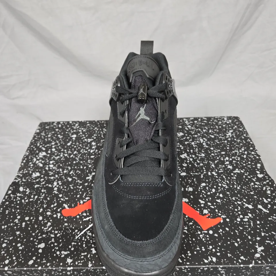AIR JORDAN 4 RETRO BLACK SNEAKERS – BOXED (UK SIZE 10.5)