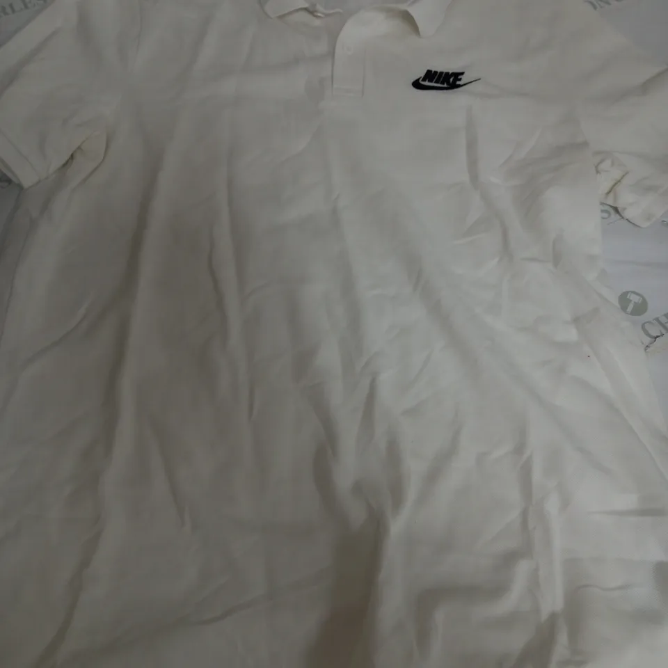 NIKE EMBROIDED LOGO POLO SHIRT IN WHITE - XL