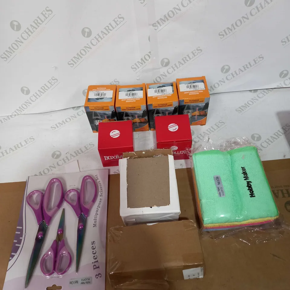BOX OF ASSORTED HOUSEHOLD ITEMS TOO INCLUDE TOOLS AND MINI CAMPING LIGHTS 