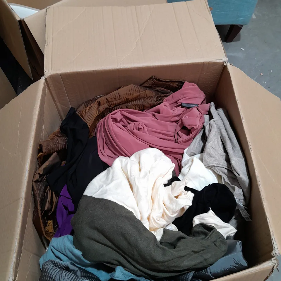 BOX OF ASSORTED CLOTHING ITEMS TO INCLUDE TOPS, SHIRTS, CARDIGANS ETC 