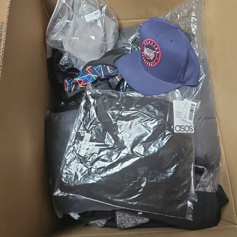 BOX OF APPROXIMATELY 15 ASSORTED CLOTHING ITEMS TO INCLUDE: TM LEWIN T-SHIRTS