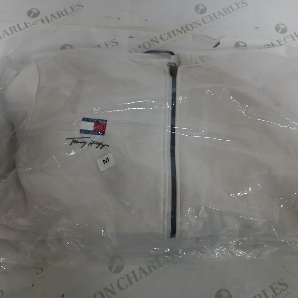 TOMMY HILFIGER HOODIE IN WHITE - MEDIUM