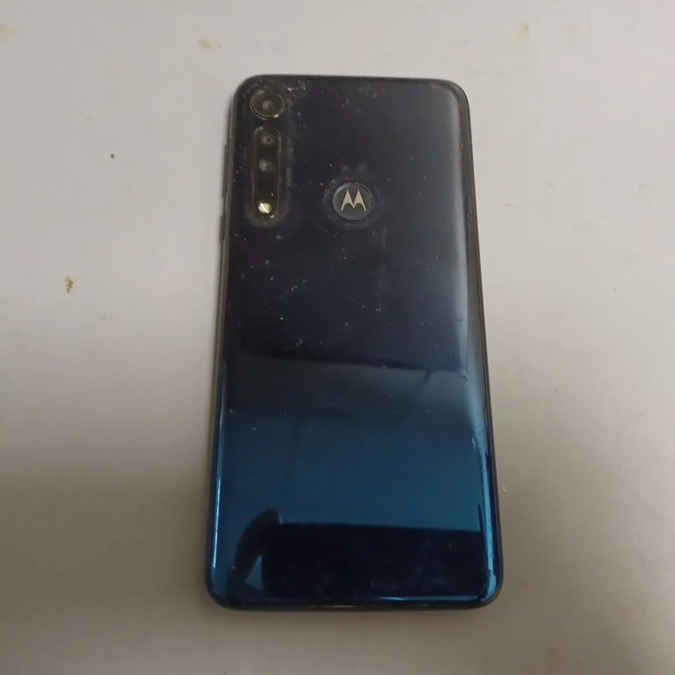 MOTOROLA ONE MACRO