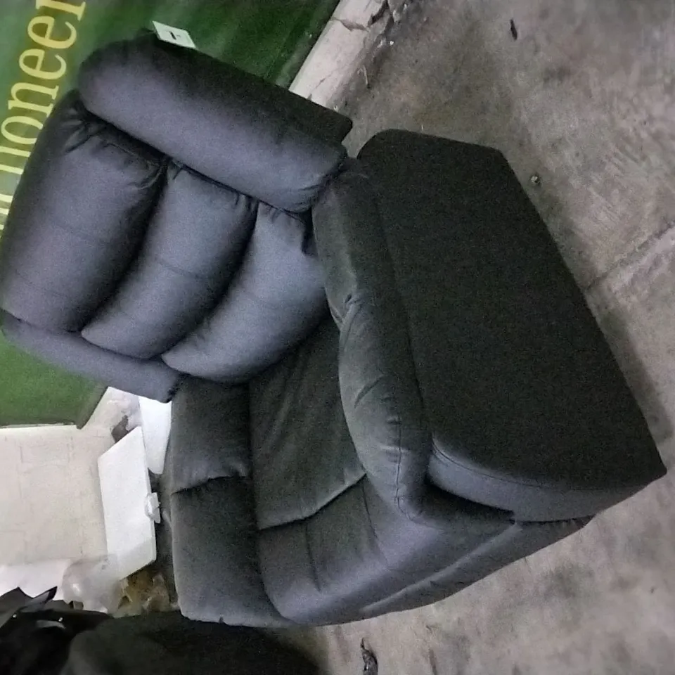 QUALITY DESIGNER BLACK LEATHER MANUAL RECLINER ARMCHAIR 