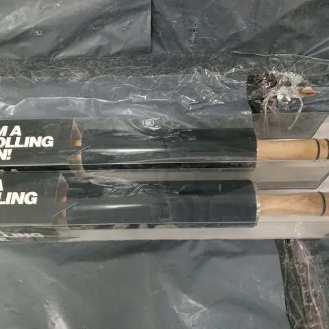 2 BOXED ROLLING PINS IN BLACK NON-STICK SILICON