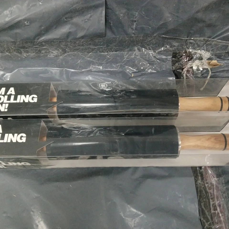 2 BOXED ROLLING PINS IN BLACK NON-STICK SILICON