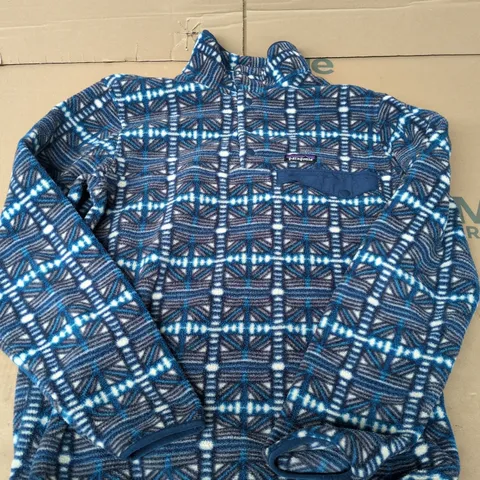 PATAGONIA SYNCHILLA FLEECE JACKET – SIZE M, BLUE GEOMETRIC PATTERN