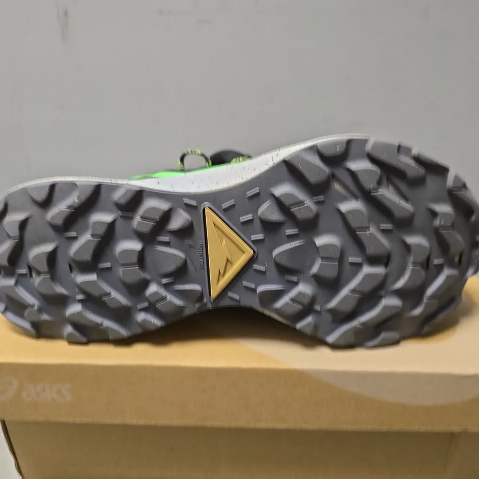 NIKE TRAIL TRAINNER IN BLACK - UK 7 