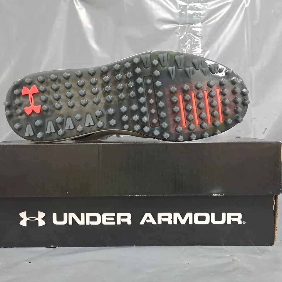BOXED PAIR OF UNDER ARMOUR HOVR DRIVE SL SHOES IN WHITE SIZE UK 9