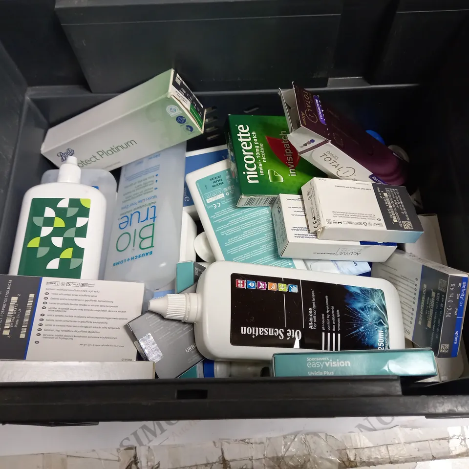 BOXED LOT TO CONTAIN APPROX. 25 X ASSORTED VISION CARE PRODUCTS. INCLUDES PACKS OF CONTACT LENSES & CONTACT LENSE CLEANING SOLUTION. BRANDS VARY