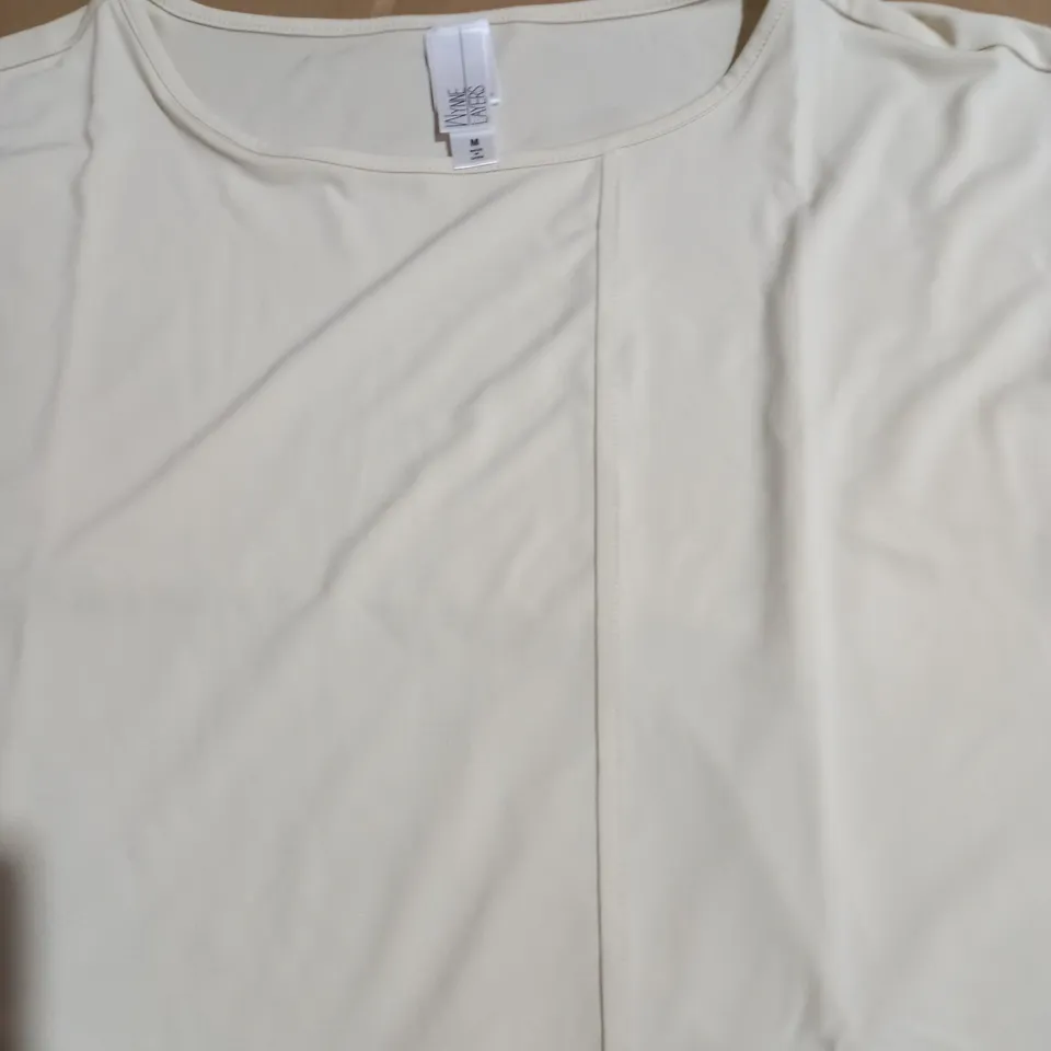 WYNNELAYERS LIGHTWEIGHT ROUND NECK TOP UK M  