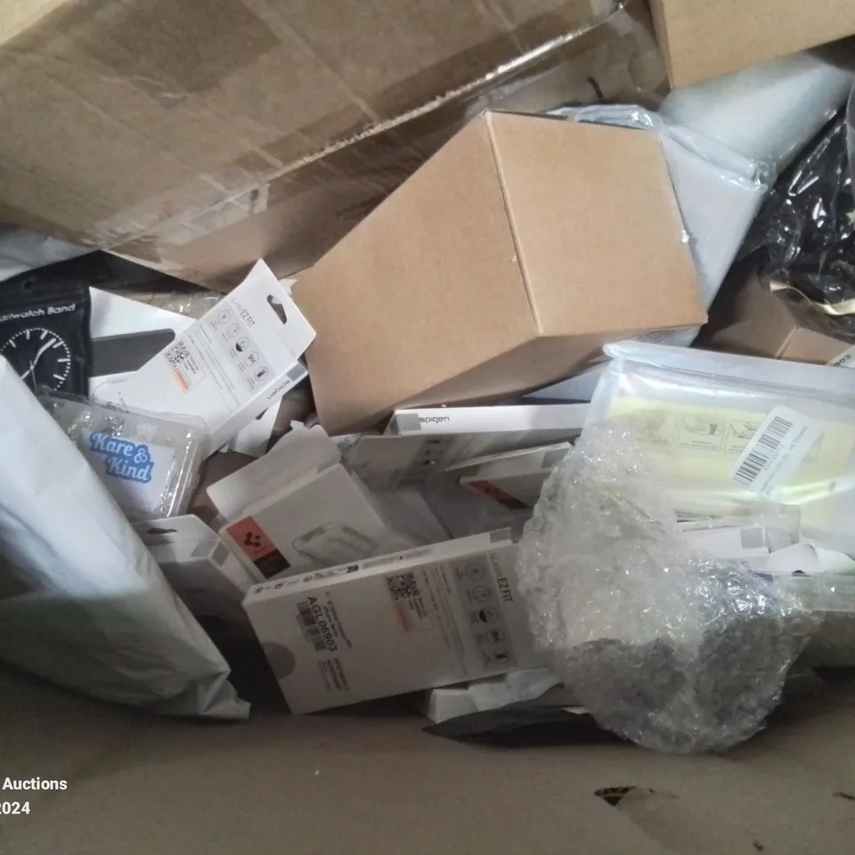 PALLET CONTAINING VARIOUS ASSORTED ITEMS TO INCLUDE: LOTS OF PHONE CASES, SMARTWATCH STRAPS, STEP STOOL ETC.