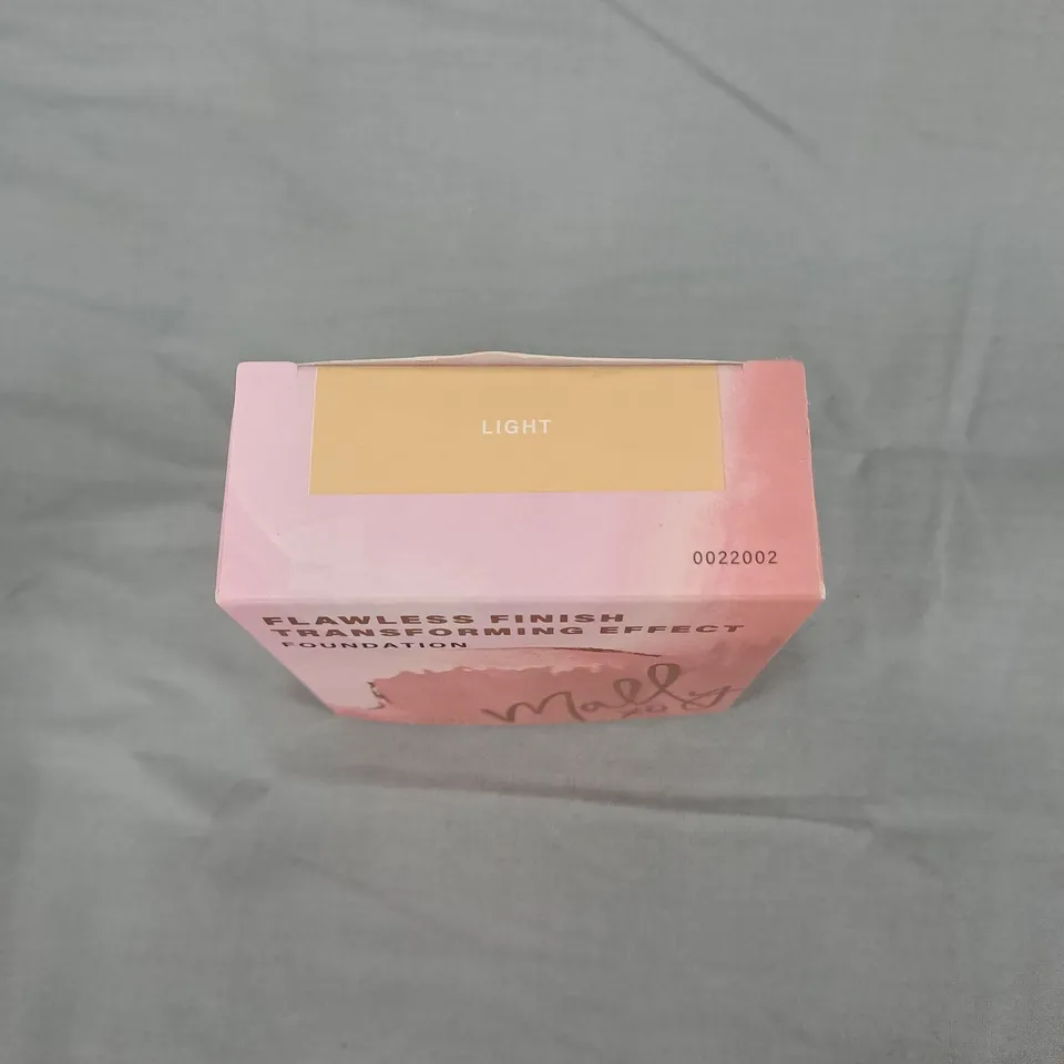 MALLY BEAUTY FLAWLESS FINISH TRANSFORMING EFFECT FOUNDATION – LIGHT