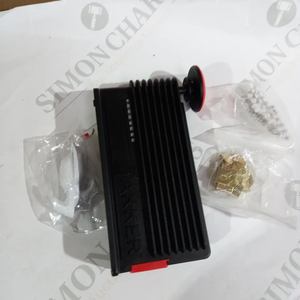 TAKKER PICTURE HANGING KIT