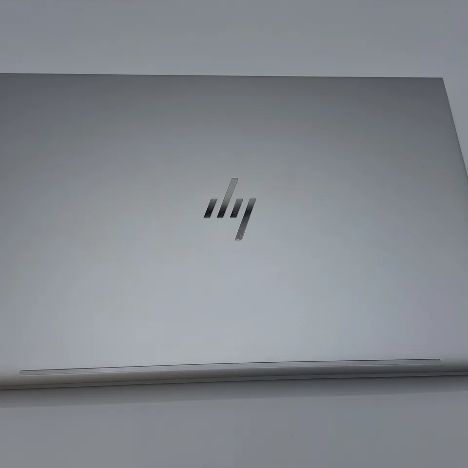 UNBOXED HP ELITEBOOK 640 G10 INTEL I5 LAPTOP IN SILVER