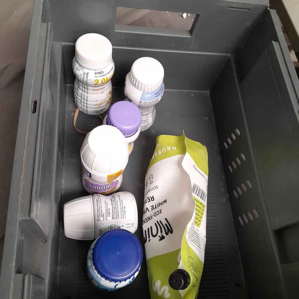 12 ASSORTED FOOD ITEMS TO INCLUDE CADBURY MILK TRAY, LAVOLIO CHESTNUTS, MINIML WHITE VINEGAR,VITAL FOOD DRINK AND NEOCATE LCP POWDER- COLLECTION 