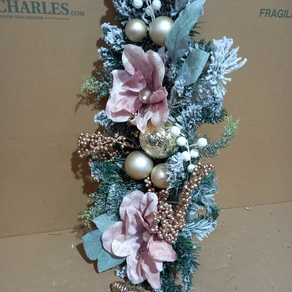 FROSTED ROSE PRE-LIT TEARDROP CHRISTMAS WREATH RRP £25