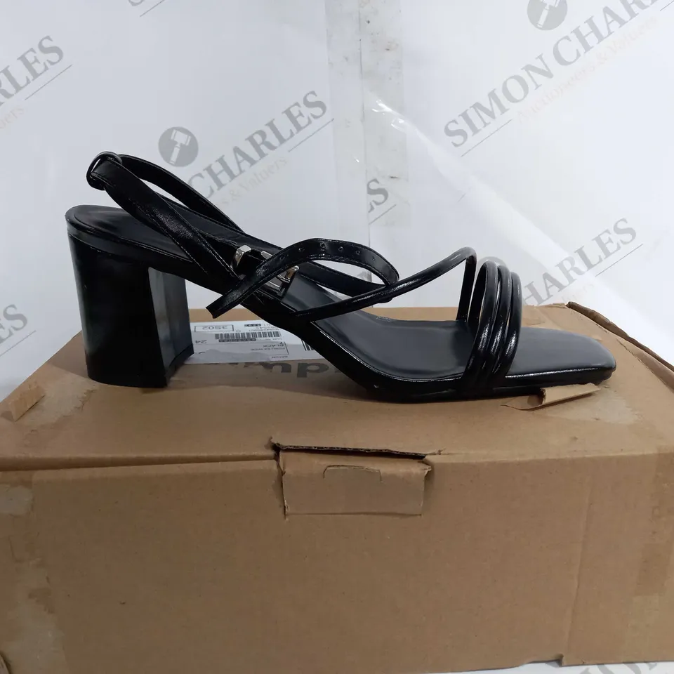 BOXED SIMPLY BE WB173 PLATFORM BLACK - UK 7 