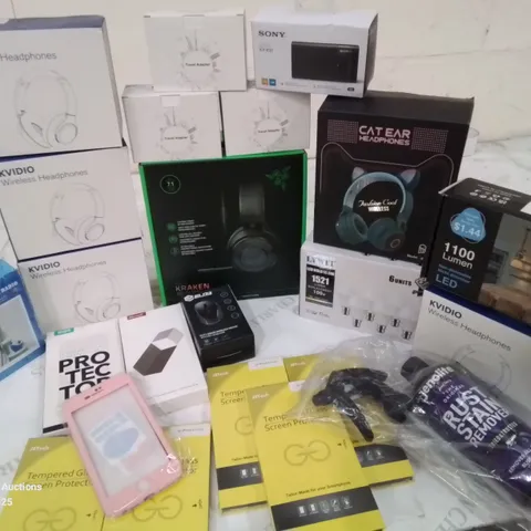 BOX CONTAINING LARGE AMOUNT OF BOXED ELECTRICAL ITEMS TO INCLUDE: HEADPHONES, SONY FM RADIO, PHONE SCREEN PROTECTORS, VARIOUS LIGHT BULBS AND LOTS MORE.