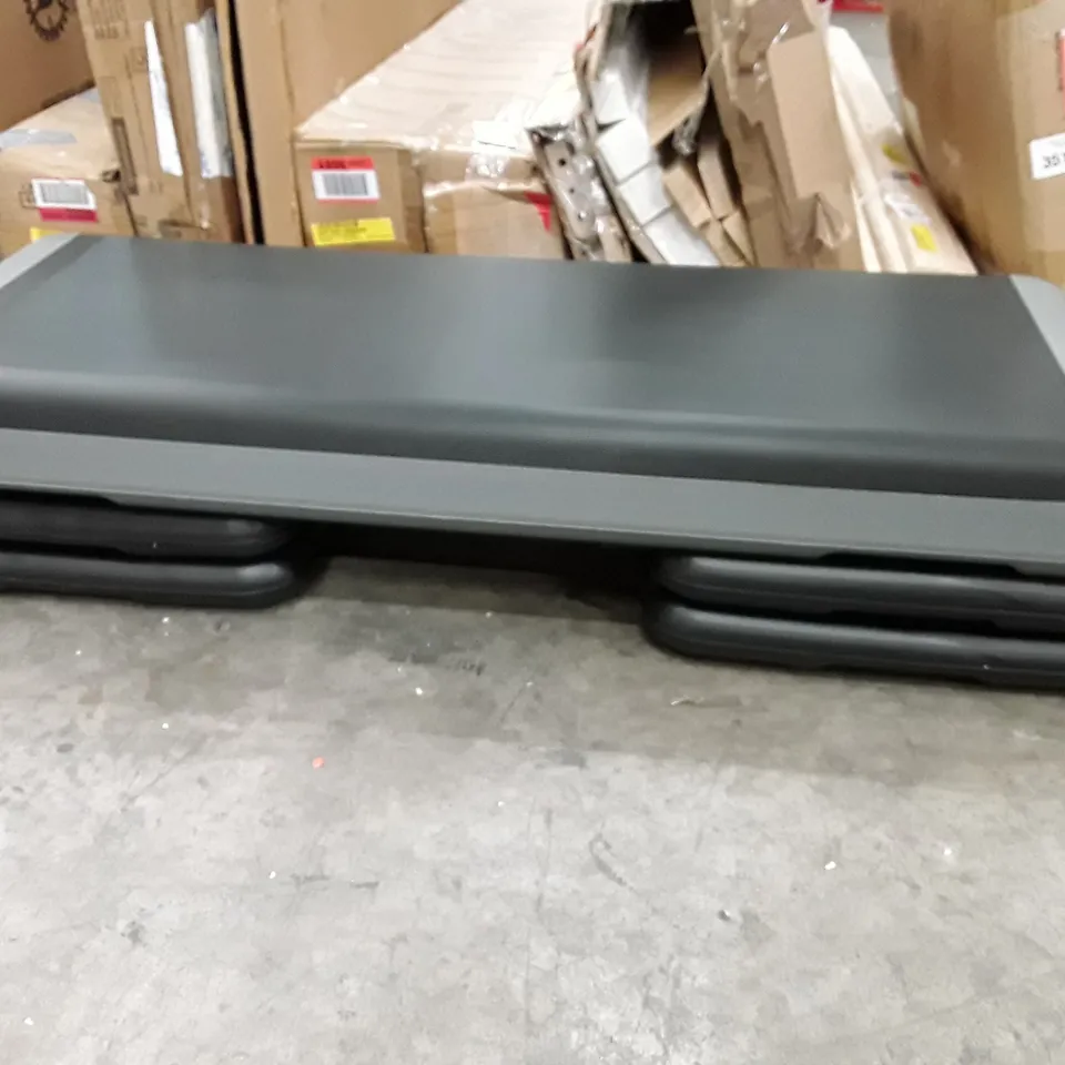 BOXED OKN STUDIO AEROBIC STEP