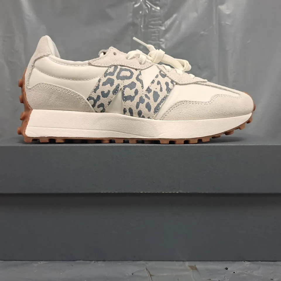 BOXED PAIR OF NEW BALANCE 327 SHOES IN WHITE/ANIMAL PRINT SIZE UK 5