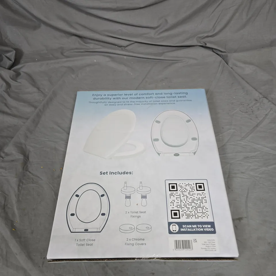 CUQOO SOFT CLOSE TOILET SEAT OVAL – INCLUDES FIXINGS & CHROME COVERS