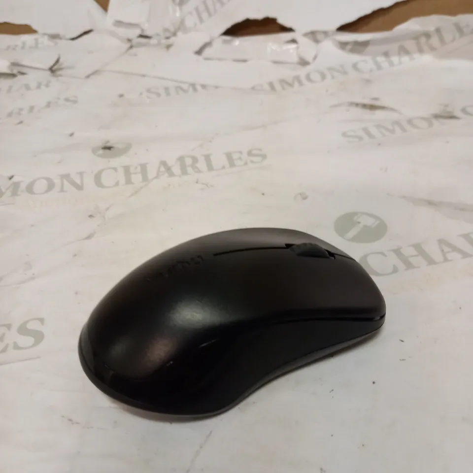 LOT OF 10 ASSORTED MOUSES , AUDIO CONNECTORS , EXFOLIATOR AND WEBCAMS