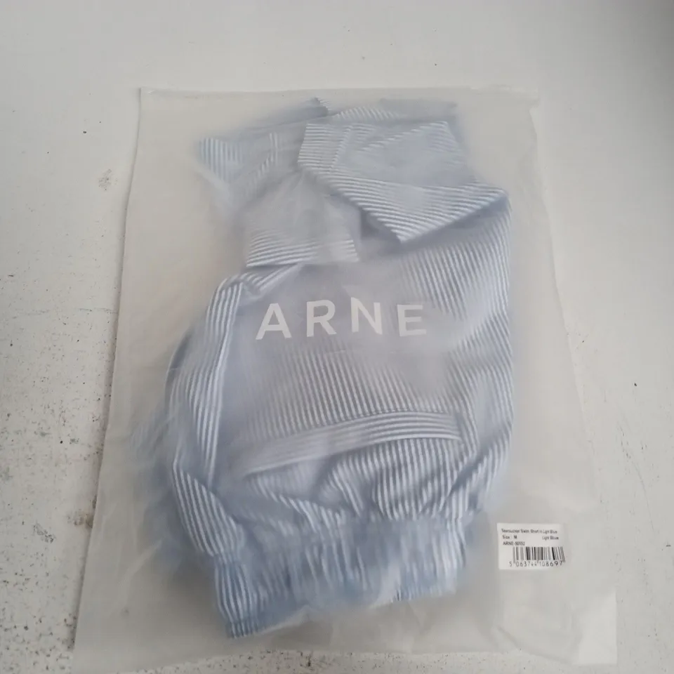BAGGED ARNE SEERSUCKER SWIM SHORT IN LIGHT BLUE - MEDIUM